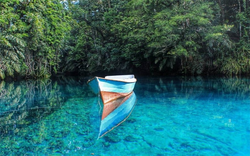 Indahnya Danau Biru Kolaka Utara Wisata Indonesia